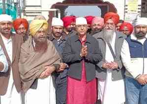 Punjab Cabinet pays obeisance at historic gurdwara to mark Maghi festival