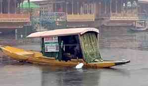 Intense cold continues in J&K, Srinagar records minus 4.8 degrees