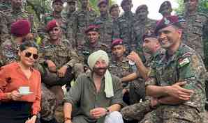 Sunny Deol spends day with jawans, salutes their courage, sacrifice and unwavering dedication