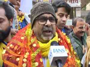 Delhi polls: Avadh Ojha files nomination; makes 'Sampada' retort to 'AAPda' jibe