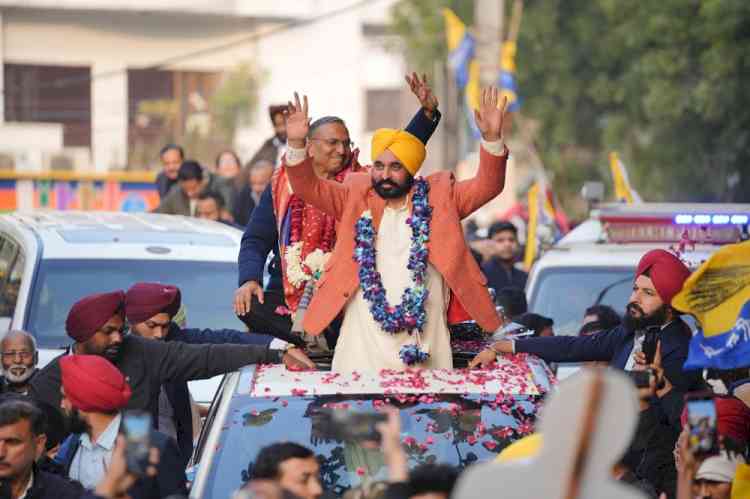 Punjab CM Bhagwant Mann Leads Mega Roadshow for Moti Nagar AAP Candidate Shiv Charan Goel