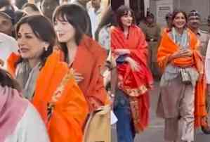 Chris Martin's ladylove Dakota Johnson visits Siddhvinayak temple with this Bollywood celeb