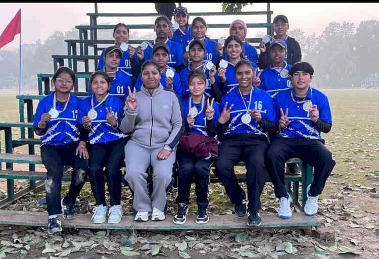 Softball team of Ramgarhia Girls College wins silver medal