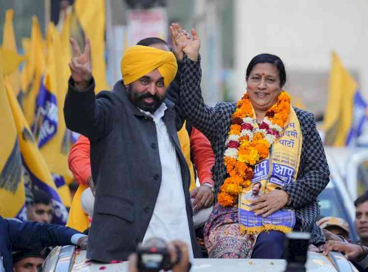 Chief Minister Bhagwant Mann Holds Roadshows in Shakur Basti, Tri Nagar, and Mangolpuri, Urges People to Vote for AAP