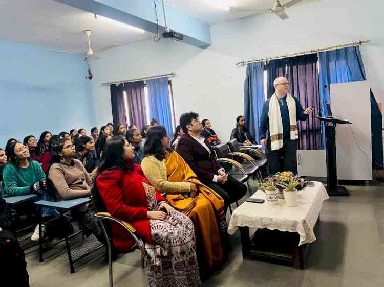 Department of English of PCM S.D. College for Women organises International Seminar