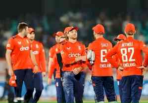 3rd T20I: England bowlers shine in commanding 26-run win as visitors stay alive in series