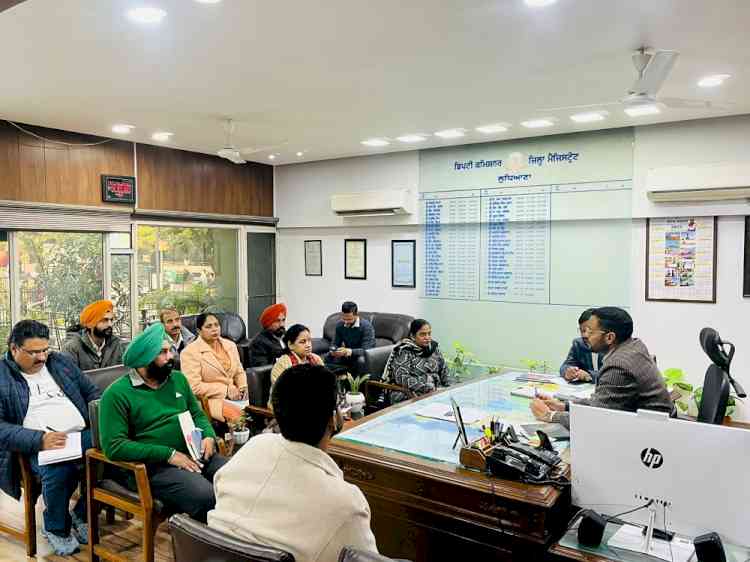 DC reviews status of ongoing works in upcoming Kidwai Nagar School of Eminence