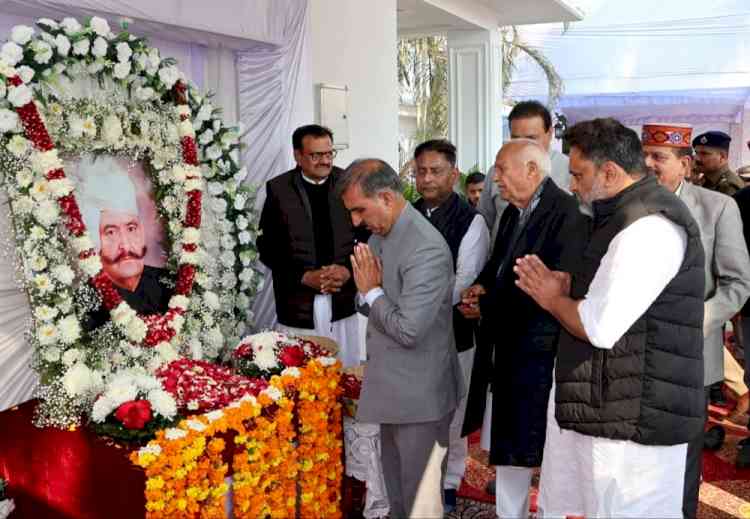 Chief Minister pays tribute to former minister Sujan Singh Pathania on his death anniversary