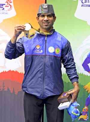 38th National Games: Vijay Kumar equals National Record in 55kg weightlifting