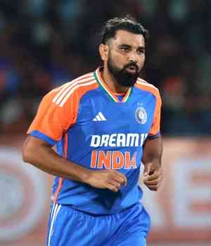 5th T20I: England elect to bowl as India bring back Shami for Arshdeep