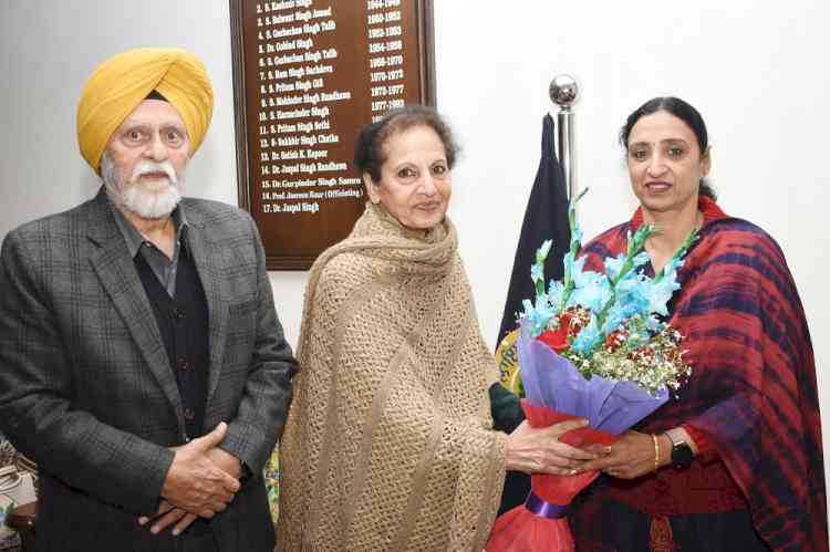 Dr. Suman Chopra takes over as Principal of Lyallpur Khalsa College