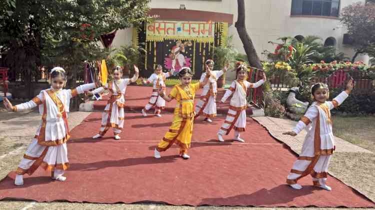 Sanskriti KMV School Celebrates Basant Panchami with Enthusiasm and Devotion