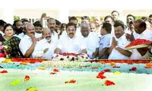 AIADMK General Secretary Palaniswami pays tribute to former TN CM Annadurai