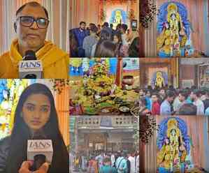 Kolkata: College students celebrate Basant Panchami with religious fervour