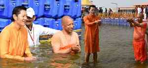 Maha Kumbh: Bhutan King takes holy dip at Sangam with CM Yogi