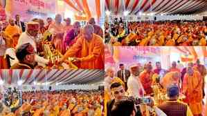 Over 600 Buddhist devotees from eight nations make 'historic' participation in Mahakumbh