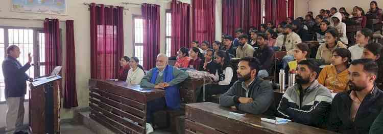 तीन दिवसीय प्रशिक्षण कार्यक्रम के दूसरे दिन उन्नत सांख्यिकीय तकनीकों पर चर्चा