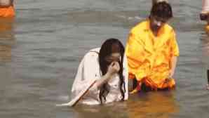 Actress Jaya Prada and son take holy dip in Sangam, laud Maha Kumbh arrangements