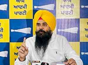 Bajwa’s own party MLAs not in touch with him, claims Punjab AAP 