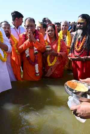 Maha Kumbh: C'garh CM, Cabinet, all-party MLAs take a holy dip in Triveni Sangam