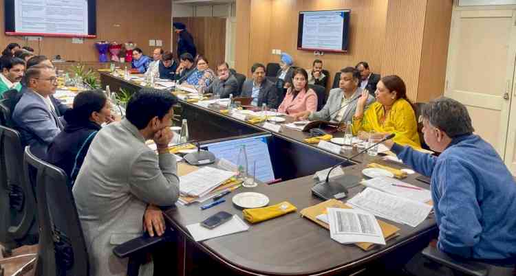 MP Manish Tewari chaired the meeting of the Jan Arogya Kalyan Samiti of the General Multi-Speciality Hospital in Sector-16