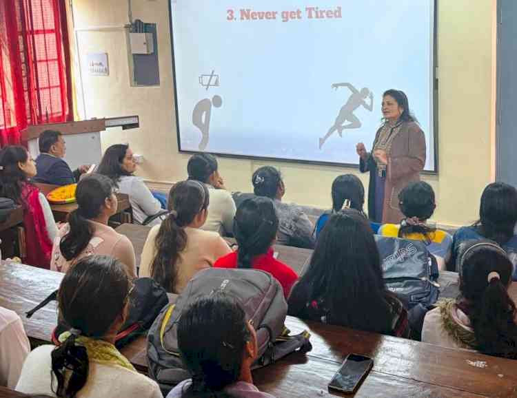 केमिस्ट्री विभाग में रोजगार संवर्धन कौशल कार्यशाला आयोजित