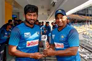 Jayasuriya presents ICC Men's Emerging Cricketer of the Year award to Kamindu Mendis