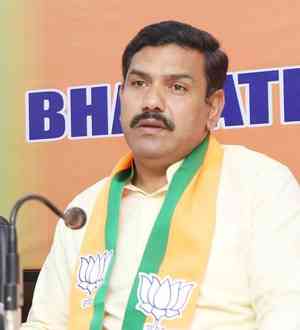 BJP reins in Karnataka rebels, stage set for election of new state President