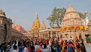 VIP darshan at Kashi Vishwanath temple stopped for 3 days due to Maha Shivratri rush