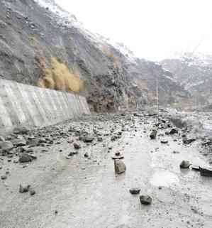 Glacier slides, snowfall wreak havoc in Himachal