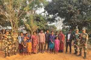 BSF apprehends 15 Bangladeshis in Tripura 