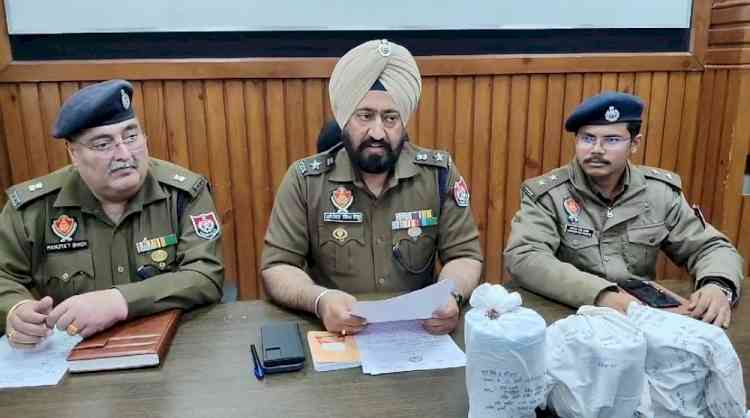 3 Arrested, 2 kg heroin recovered