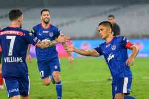 ISL 2024-25: Chhetri’s equaliser ends East Bengal’s playoffs charge after 1-1 draw with Bengaluru