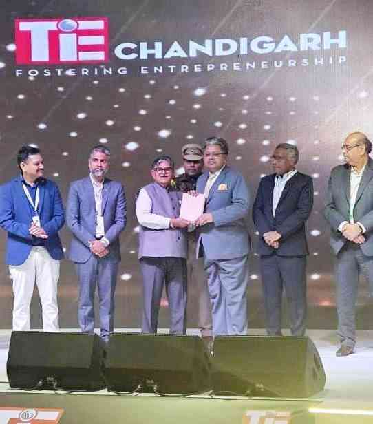 DCM GROUP OF SCHOOLS HONORED AS INDIA’S FIRST SCHOOL OF ENTREPRENEURSHIP BY GOVERNOR OF PUNJAB 