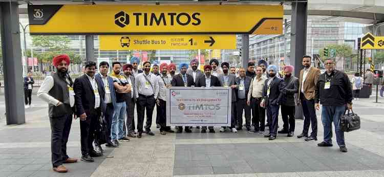 30 Business Tycoons from CICU Visited TIMTOS 2025 to Explore New Technology