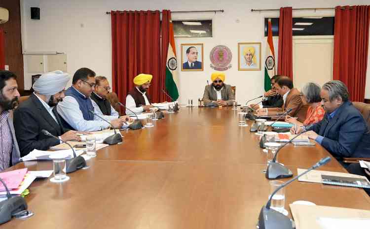 Ensure speedy and timely completion of medical college and civil hospital at Hoshiarpur: CM to officers