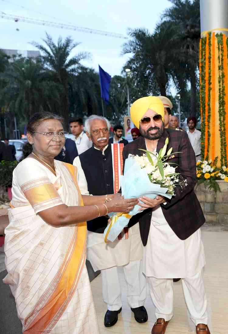 Punjab government accords rousing civic reception to President of India