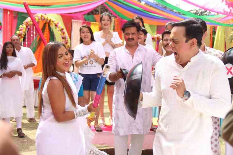 Danger lurks behind festivities as Sakhi’s stalker enters Sai Darshan’s Holi celebration in Sony SAB’s ‘Wagle Ki Duniya’