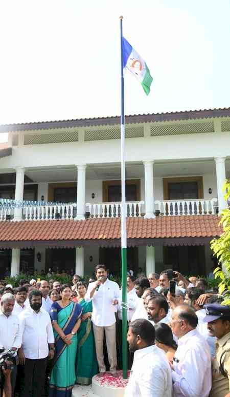 YSRCP is voice of voiceless, says Jagan on party formation day