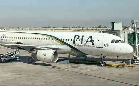 PIA flight makes landing in Lahore without a wheel