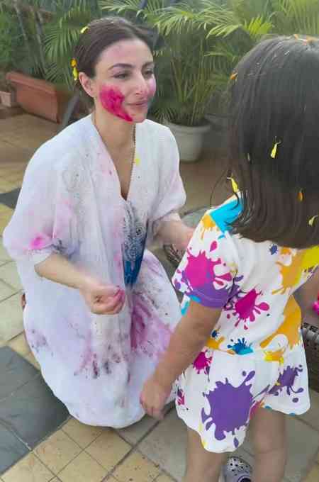 Soha Ali Khan celebrates Holi with husband Kunal, and daughter Inaaya 