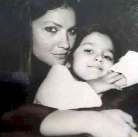 Pooja Bhatt holds toddler Alia Bhatt in her arms in this rare childhood photo