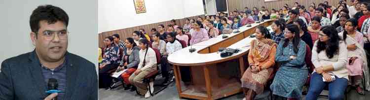 दोआबा कॉलेज में भारतीय विद्यार्थियों के लिए कम्यूनिकेशन स्किल्स तथा पर्सनैलिटी डिवैल्पमैंट पर सैमीनार आयोजित