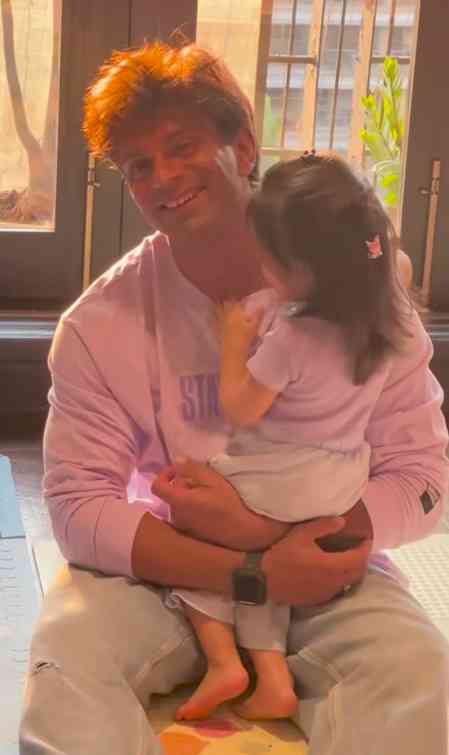 Bipasha shares an adorable father-daughter moment of Karan and Devi