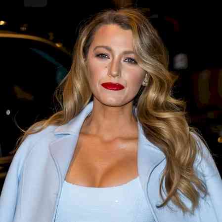 Blake Lively shares new selfie with hubby Ryan Reynolds amid legal battle