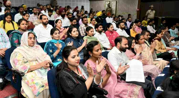 Newly recruited teachers hail CM for giving jobs to them in a transparent manner