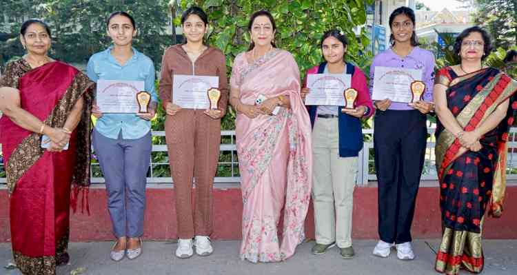 KMVites bag top positions in online International Ramanujan quiz 