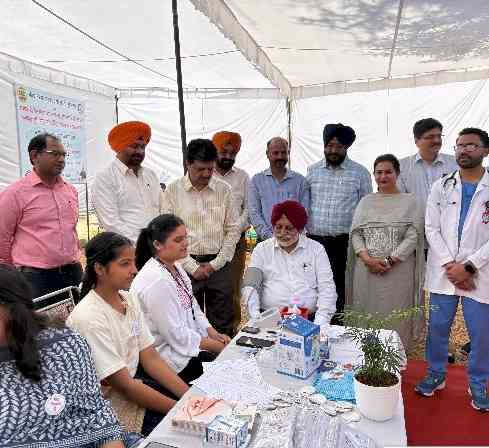 PAU and DMC host free health checkup camp during kisan mela to promote community wellness