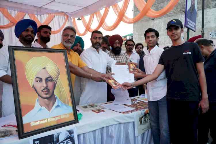 Vicky Middukhera Foundation Holds ‘Langar’ of Bhagat Singh’s Books